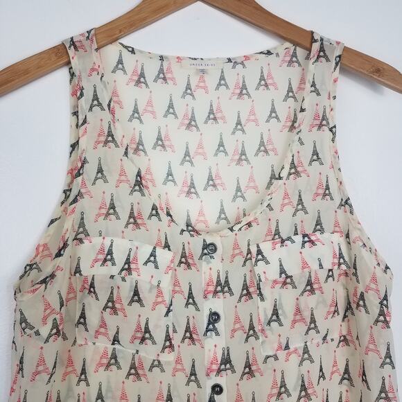 Eiffel Tower Print Sheer Tank w/ Pockets & Buttons - Picture 10 of 11